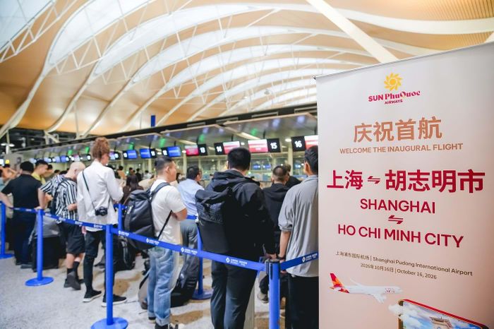 Hành khách nhận quà chào mừng từ Sun PhuQuoc Airways.