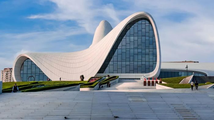 Một khung cảnh tuyệt đẹp của Trung tâm Heydar Aliyev ở Baku, Azerbaijan. Nguồn ảnh: Zulfugar Karimov/Unsplash