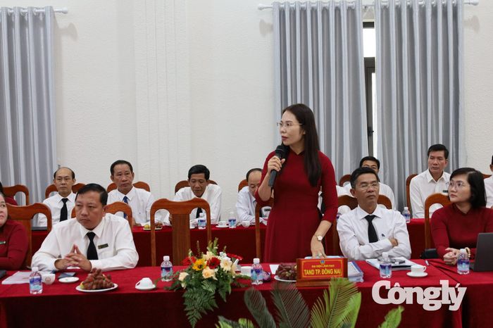 Đại biểu thảo luận tại hội nghị