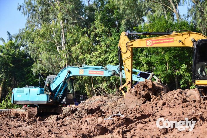Phát hiện thêm 12 hài cốt liệt sĩ cùng 6 bộ di vật tại Công viên Lê Thị Riêng.