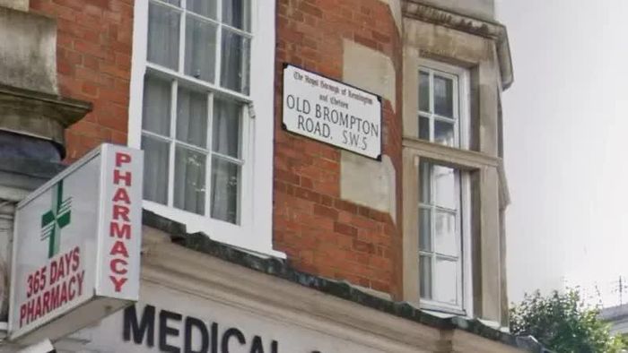 Cảnh sát được gọi đến căn hộ trên đường Old Brompton, London, ngày 10/12/2025, sau khi nhận được thông tin đáng lo ngại về tình trạng của nạn nhân. Ảnh: News