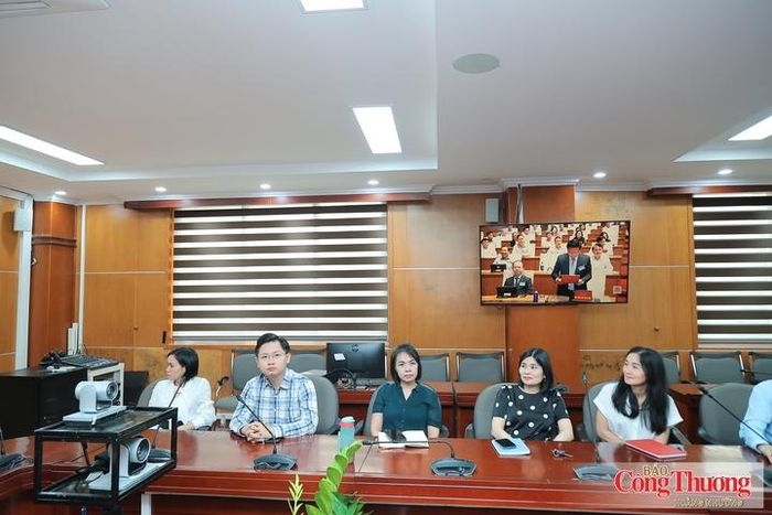 Hội nghị cũng được tổ chức tại các điểm cầu của các đảng bộ, chi bộ cơ sở trực thuộc Đảng bộ Bộ Công Thương.