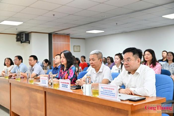 Đảng bộ Báo Công Thương học tập, quán triệt Nghị quyết Hội nghị lần thứ Tư Ban Chấp hành Trung ương Đảng khóa XIV