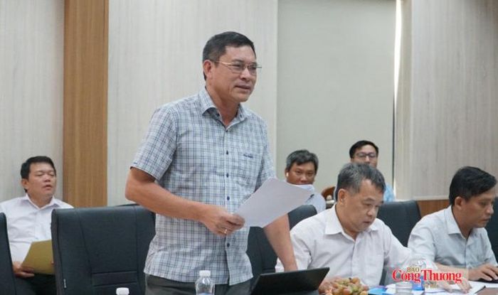 Lãnh đạo Sở Công Thương tỉnh Quảng Trị phát biểu tại buổi làm việc của Cục trưởng Trần Bình Trọng tại TP. Đà Nẵng chiều 16/10