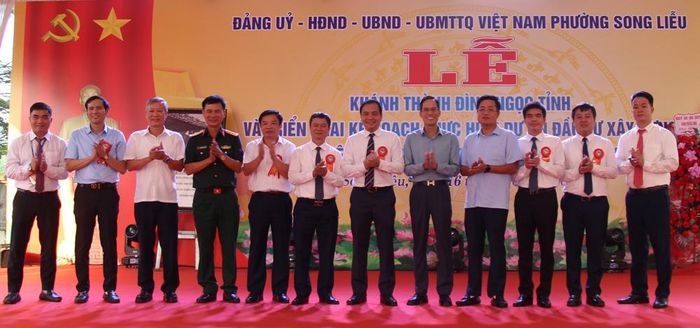  Các đại biểu tham dự lễ khánh thành Đình Ngọc Tỉnh. 