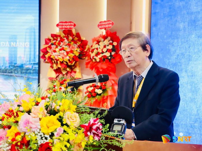 GS.TS Phạm Gia Khánh, Chủ tịch Hội Ghép tạng Việt Nam phát biểu khai mạc hội nghị. Ảnh: QUỐC TUẤN