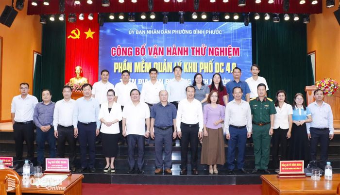 UBND phường Bình Phước tổ chức Hội nghị công bố và triển khai vận hành thử nghiệm Phần mềm quản lý khu phố (DC4.0) tại 12 khu phố trên địa bàn phường sau khi thực hiện sắp xếp, tổ chức lại khu phố ngày 10-7-2026. Ảnh: ĐVCC