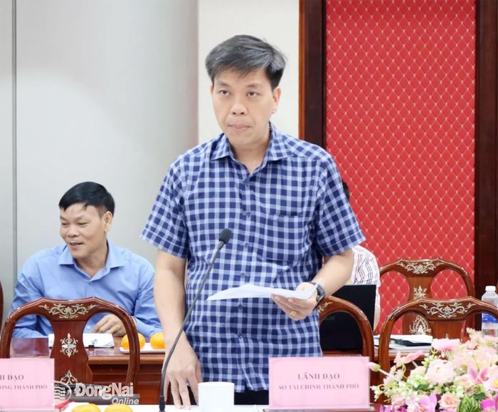 Phó Giám đốc Sở Tài chính Ngô Đức Thắng phát biểu tại buổi làm việc. Ảnh: Vương Thế