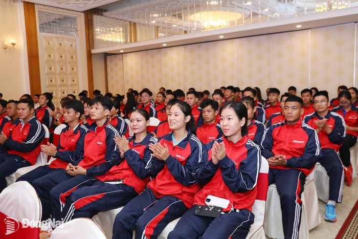 Cán bộ, huấn luyện viên và vận động viên Đoàn Thể thao thành phố Đồng Nai tham dự lễ xuất quân. Ảnh: Huy Anh