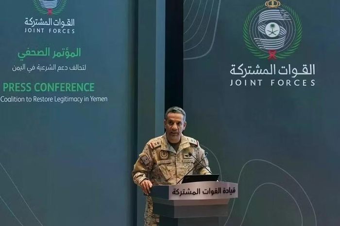  Thiếu tướng Turki al-Malki phát biểu trong một cuộc họp báo tại Riyadh vào thứ Năm. Ảnh: AP 