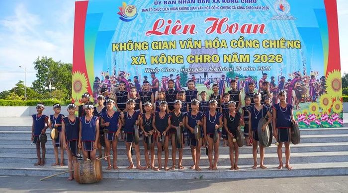  Đội chiêng thanh thiếu nhi làng Pyang Dơng tham gia liên hoan. Ảnh: Chu Hằng 