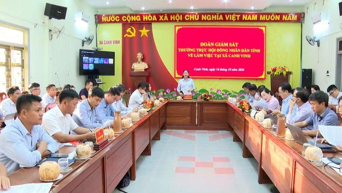 Quang cảnh buổi làm việc của Tổ giám sát số 2 với xã Canh Vinh. Ảnh: Bình Dương