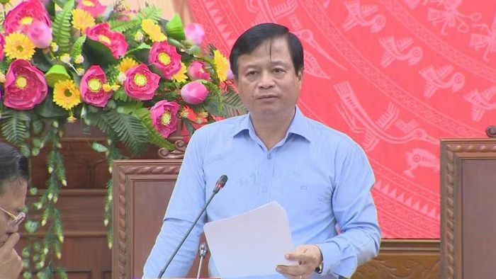  Phó Chủ tịch Thường trực UBND tỉnh Nguyễn Tuấn Thanh đề nghị tập trung thực hiện các chỉ tiêu phát triển kinh tế - xã hội, đẩy nhanh giải ngân vốn đầu tư công. Ảnh: Trung Nghĩa 
