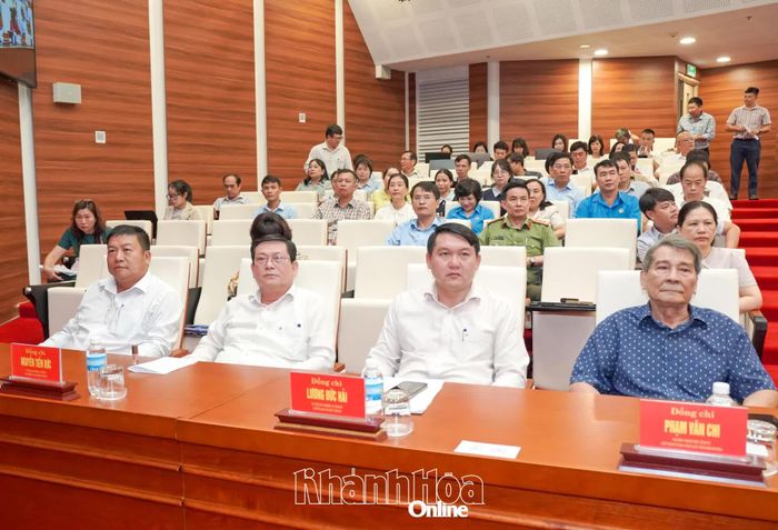 Các đồng chí: Phạm Văn Chi - nguyên Phó Bí thư Tỉnh ủy, nguyên Chủ tịch UBND tỉnh; Lương Đức Hải - Ủy viên Ban Thường vụ Tỉnh ủy, Trưởng Ban Tổ chức Tỉnh ủy; Nguyễn Tiến Đức - Ủy viên Ban Thường vụ Tỉnh ủy, Chủ nhiệm Ủy ban Kiểm tra Tỉnh ủy; Võ Hoàn Hải - Ủy viên Ban Thường vụ Tỉnh ủy, Trưởng Ban Tuyên giáo Tỉnh ủy tham dự hội nghị.