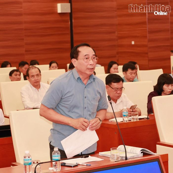 Lãnh đạo Sở Dân tộc và Tôn giáo phát biểu tại cuộc họp.
