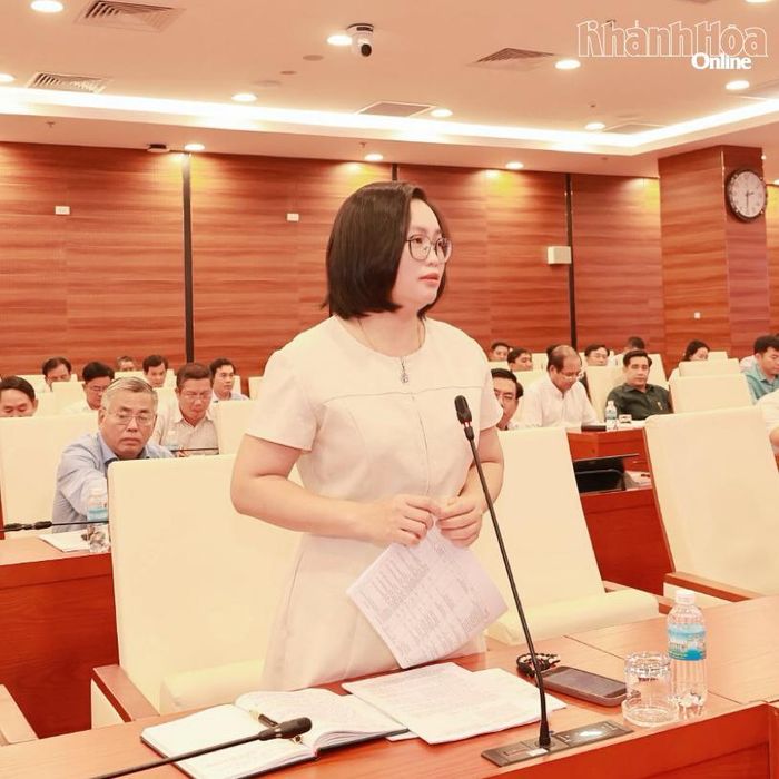 Lãnh đạo Sở Tài chính phát biểu tại cuộc họp.