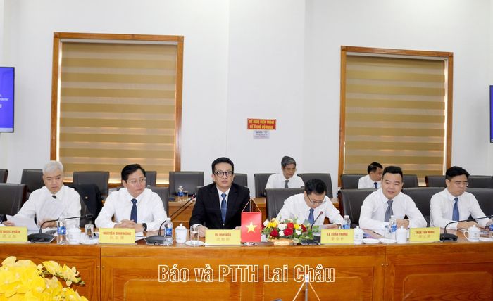Đoàn đại biểu tỉnh Lai Châu dự hội đàm.