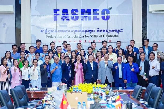 Các đại biểu tại chương trình.