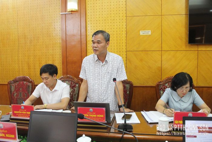Bí thư Đảng ủy xã Vân Nham, Ủy viên Ban Văn hóa - Xã hội HĐND tỉnh, thành viên Đoàn giám sát phát biểu tại buổi giám sát 