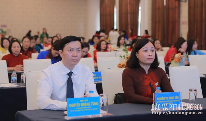 Các đại biểu dự diễn đàn