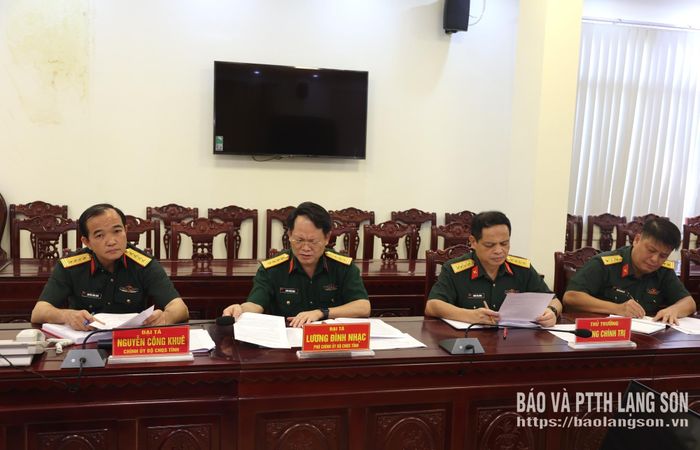 Các đại biểu dự cuộc họp