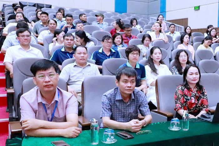 Cán bộ, viên chức, người lao động Báo và PTTH Lâm Đồng cơ sở Bắc Gia Nghĩa tham gia hội nghị. (Ảnh: Nguyễn Nam)