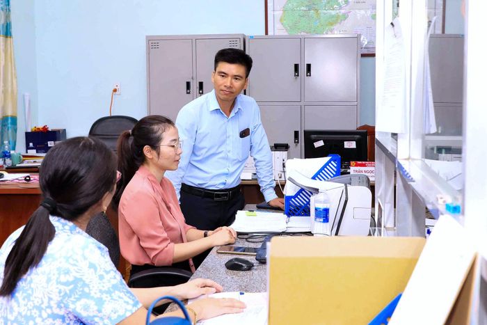 Lực lượng chức năng tỉnh Lâm Đồng kiểm tra, hỗ trợ cán bộ xã Nam Dong nâng cao chất lượng phục vụ hành chính tại địa phương