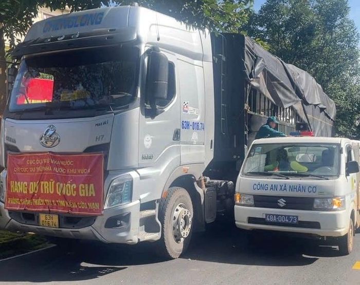 Các địa phương tiếp nhận hàng hóa phục vụ phòng, chống thiên tai