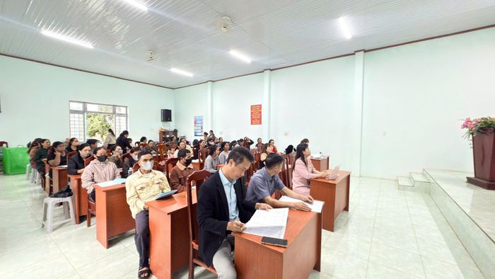 Quang cảnh hội nghị tư vấn việc làm tại xã Di Linh