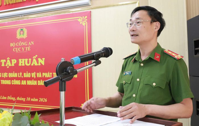 Đồng chí Đại tá Nguyễn Văn Dũng, Phó Giám đốc Công an tỉnh Lâm Đồng phát biểu khai mạc lớp tập huấn