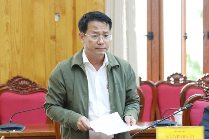 Giám đốc Sở Công thương Nguyễn Bá Út báo cáo tiến độ thực hiện nhiệm vụ của ngành 9 tháng đầu năm 2026 và giải pháp 3 tháng cuối năm