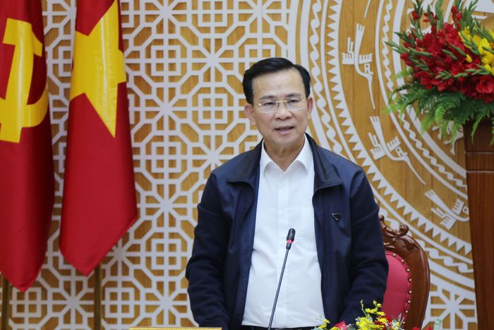 Ủy viên Ban Chấp hành Trung ương Đảng, Phó Bí thư Tỉnh ủy, Chủ tịch UBND tỉnh Hồ Văn Mười đề nghị Sở Công thương phối hợp với các đơn vị đẩy mạnh thu hút nhà đầu tư vào các khu, cụm công nghiệp