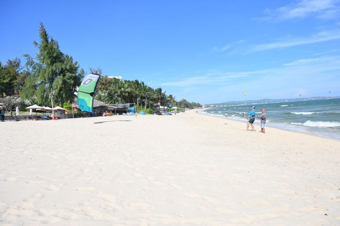 Công tác thu gom tại các bãi biển thuộc phạm vi quản lý của cơ sở kinh doanh, khu du lịch được làm khá thường xuyên
