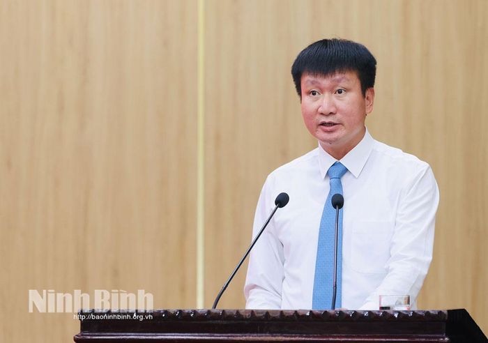 Đồng chí Trần Huy Tuấn, Ủy viên Trung ương Đảng, Bí thư Tỉnh ủy phát biểu kết luận hội nghị.