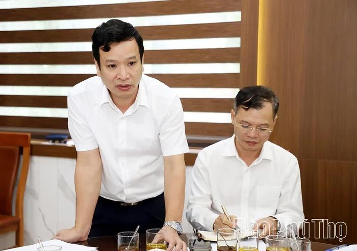 Lãnh đạo các sở, ngành làm rõ cơ sở pháp lý liên quan đến hình thức quản lý, sử dụng quỹ đất dự án.