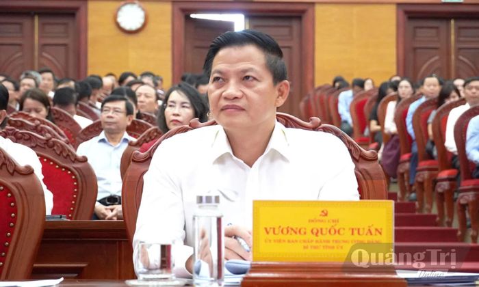 Đồng chí Vương Quốc Tuấn, Bí thư Tỉnh ủy tham dự hội nghị tại điểm cầu Tỉnh ủy Quảng Trị - Ảnh: X.P