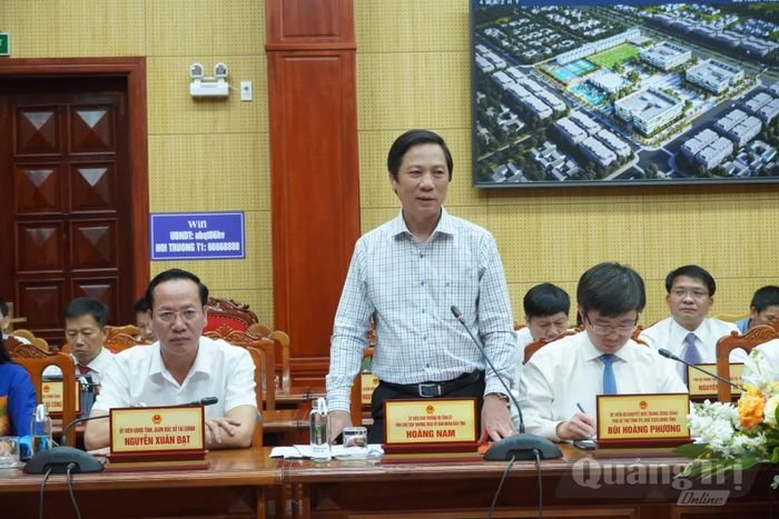Đồng chí Hoàng Nam, Phó Chủ tịch Thường trực UBND tỉnh phát biểu tại buổi làm việc  - Ảnh: H.L