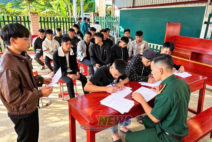 Xã Phiêng Pằn khám sơ tuyển công dân thực hiện nghĩa vụ quân sự