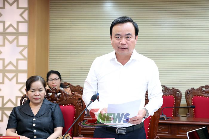 Đồng chí Hà Trung Chiến, Ủy viên Ban Thường vụ Tỉnh ủy, Phó Chủ tịch Thường trực UBND tỉnh phát biểu ý kiến tại phiên họp.