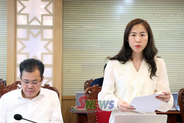 Lãnh đạo Ban Pháp chế phát biểu ý kiến tại phiên họp.
