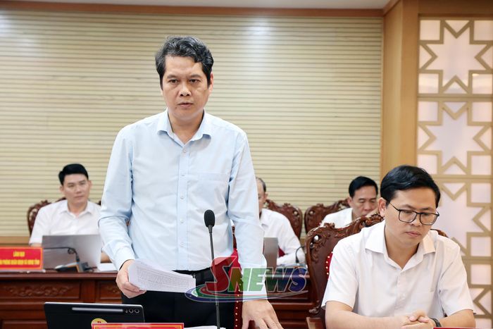 Đồng chí Vi Đức Thọ, Ủy viên Ban Thường vụ Tỉnh ủy, Phó Chủ tịch Thường trực HĐND tỉnh phát biểu ý kiến.