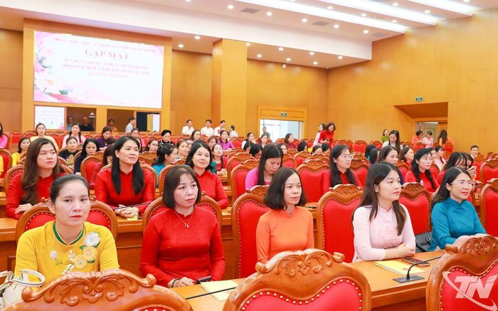 Gặp mặt nữ cán bộ lãnh đạo, quản lý tỉnh Thái Nguyên dịp 20-10