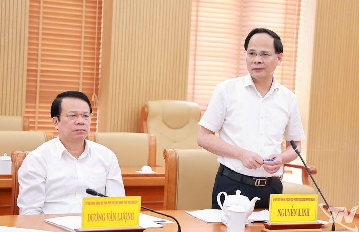 Đồng chí Nguyễn Linh, Ủy viên Ban Thường vụ Tỉnh ủy, Phó Chủ tịch Thường trực UBND tỉnh phát biểu tại Hội nghị.