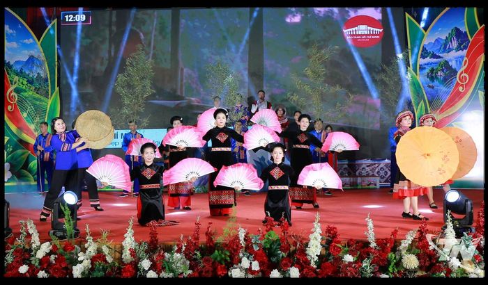 Tiết mục dự thi của xã Thượng Quan.