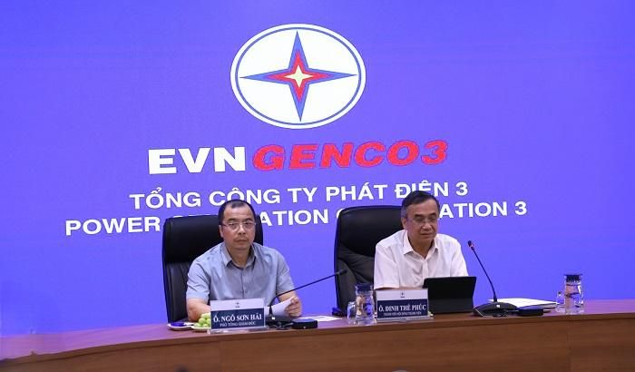 Lãnh đạo EVN phát biểu chỉ đạo tại cuộc họp.