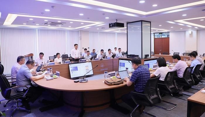 Đại diện Lãnh đạo Tổng Công ty báo cáo tại buổi làm việc.