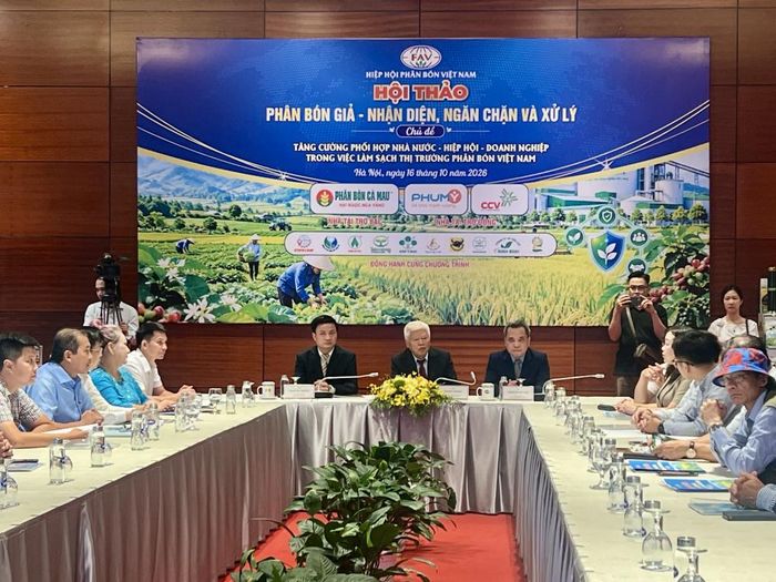 Quảng cảnh hội thảo sáng 16-10. Ảnh: Phương Thuý