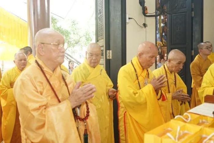 Chư tôn giáo phẩm tưởng niệm Hòa thượng Thích Hạnh Trí
