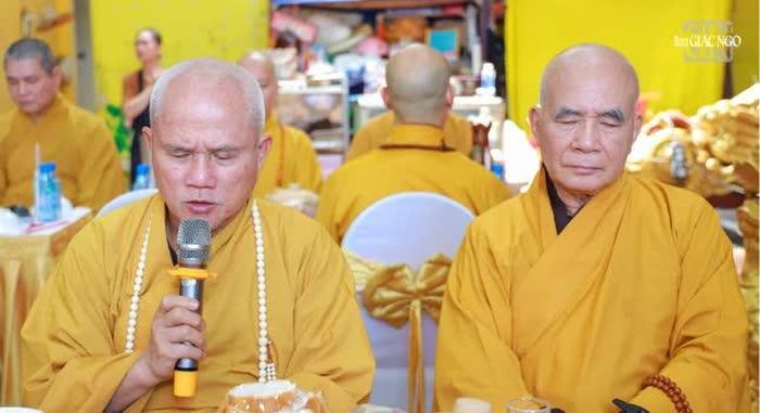 Thượng tọa Thích Giác Dũng ban đạo từ