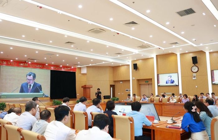 Đảng ủy Bộ Xây dựng tổ chức hội nghị kết nối trực tiếp tới điểm cầu Trung ương, gồm điểm cầu chính tại trụ sở Bộ Xây dựng và các điểm cầu tại các đơn vị.